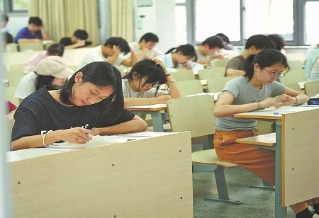 English Majors in China Confront Uncertain Future Amid AI Disruption