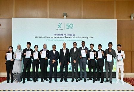 Petronas Sponsors RM320 Million for Education of 600 High-Achieving Students