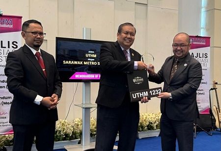 UTHM Partners with Sarawak Metro to Boost Rail Transport Education