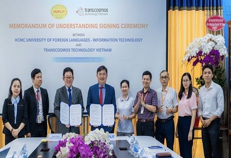 Transcosmos Vietnam Unit Signs MoU With HUFLIT On IT Collaboration